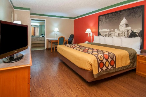 Super 8 by Wyndham Little Rock/Otter Creek image 8